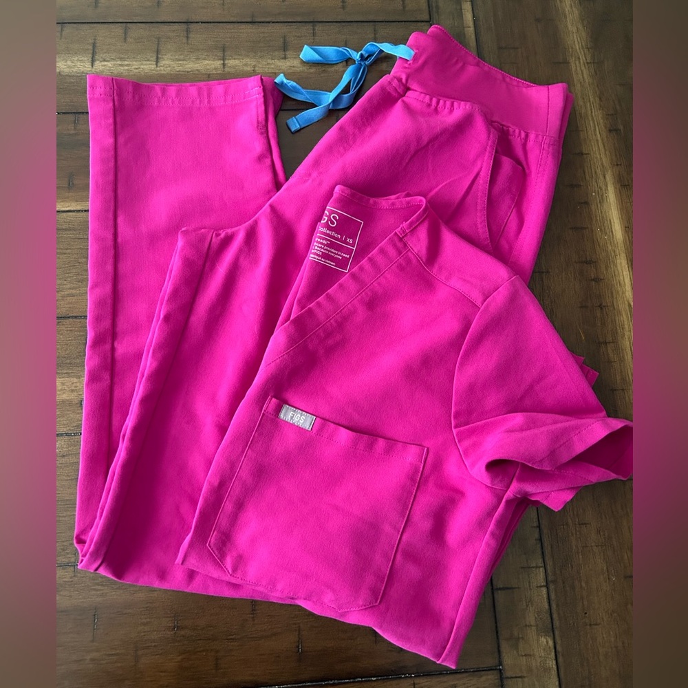 FIGS Raspberry Sorbet set limited edition